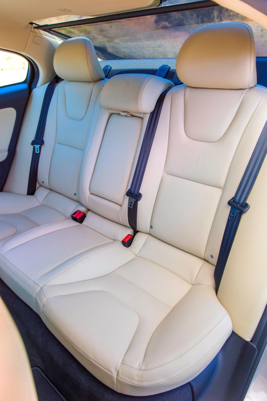  Volvo S60 Inscription 2016 года  (фото 10 из 12)